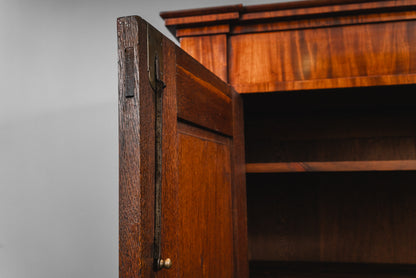 Beeindruckender Biedermeier Kleiderschrank