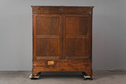 Beeindruckender Biedermeier Kleiderschrank