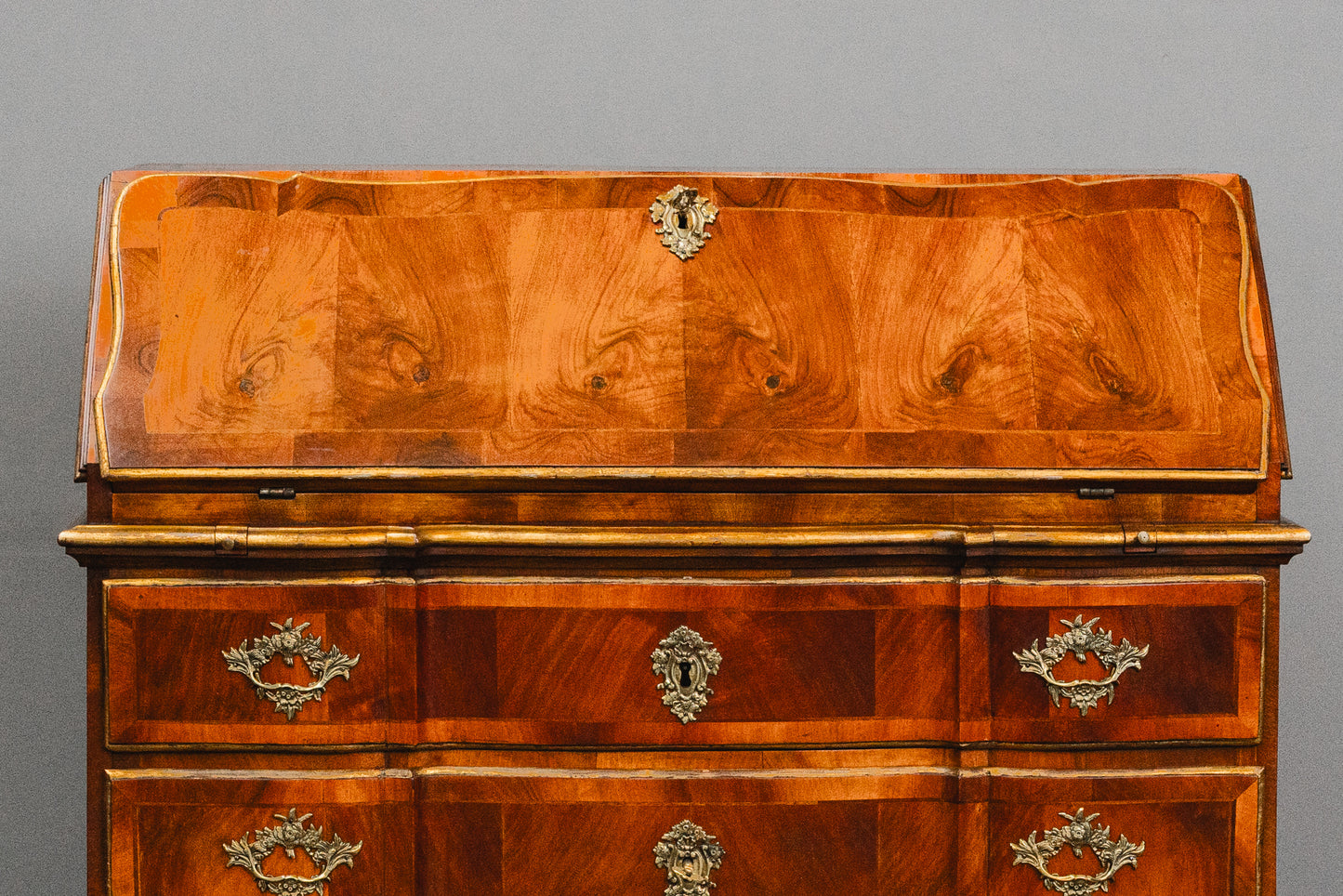 Wunderschöner Schrägklappensekretär im Barock Stil