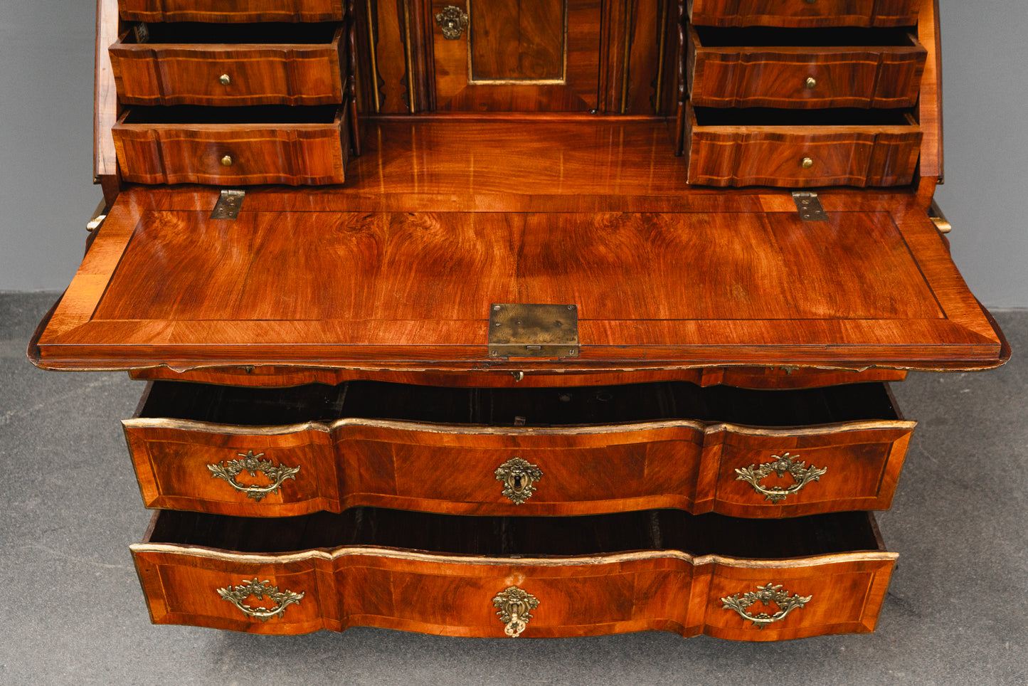 Wunderschöner Schrägklappensekretär im Barock Stil
