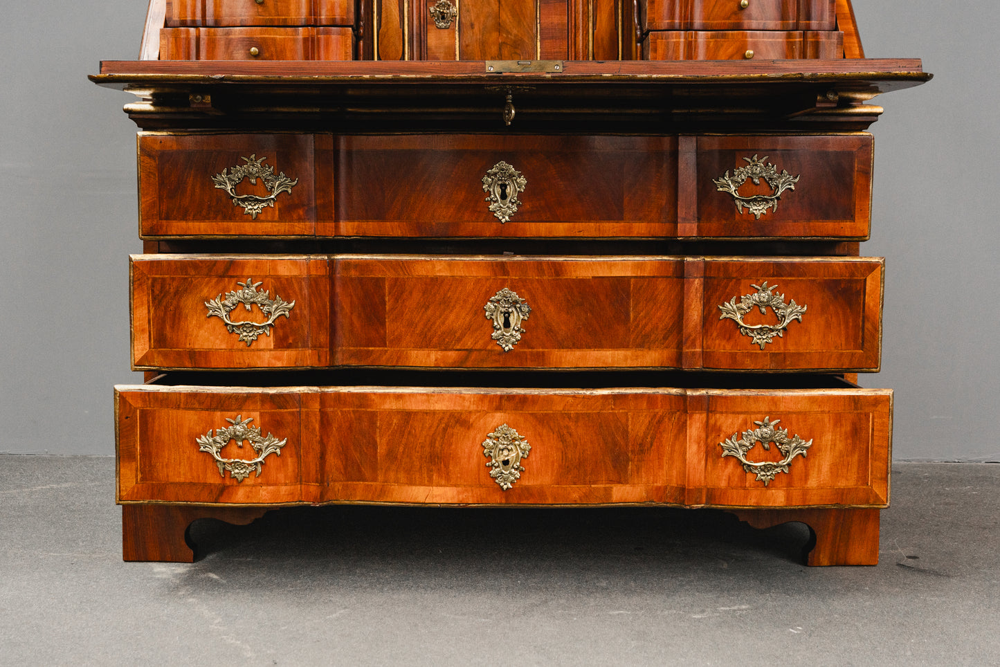 Wunderschöner Schrägklappensekretär im Barock Stil