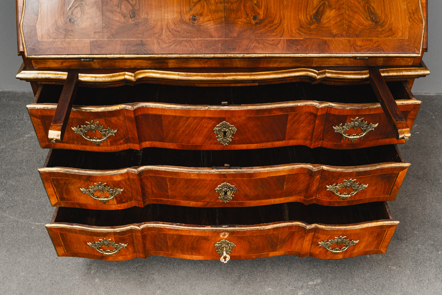 Wunderschöner Schrägklappensekretär im Barock Stil