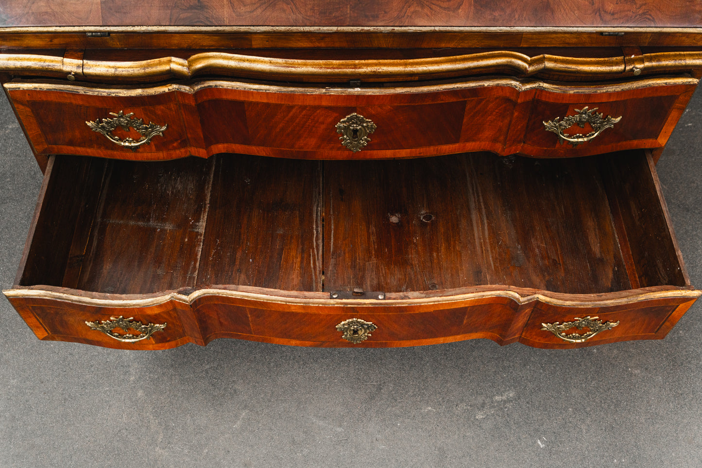 Wunderschöner Schrägklappensekretär im Barock Stil