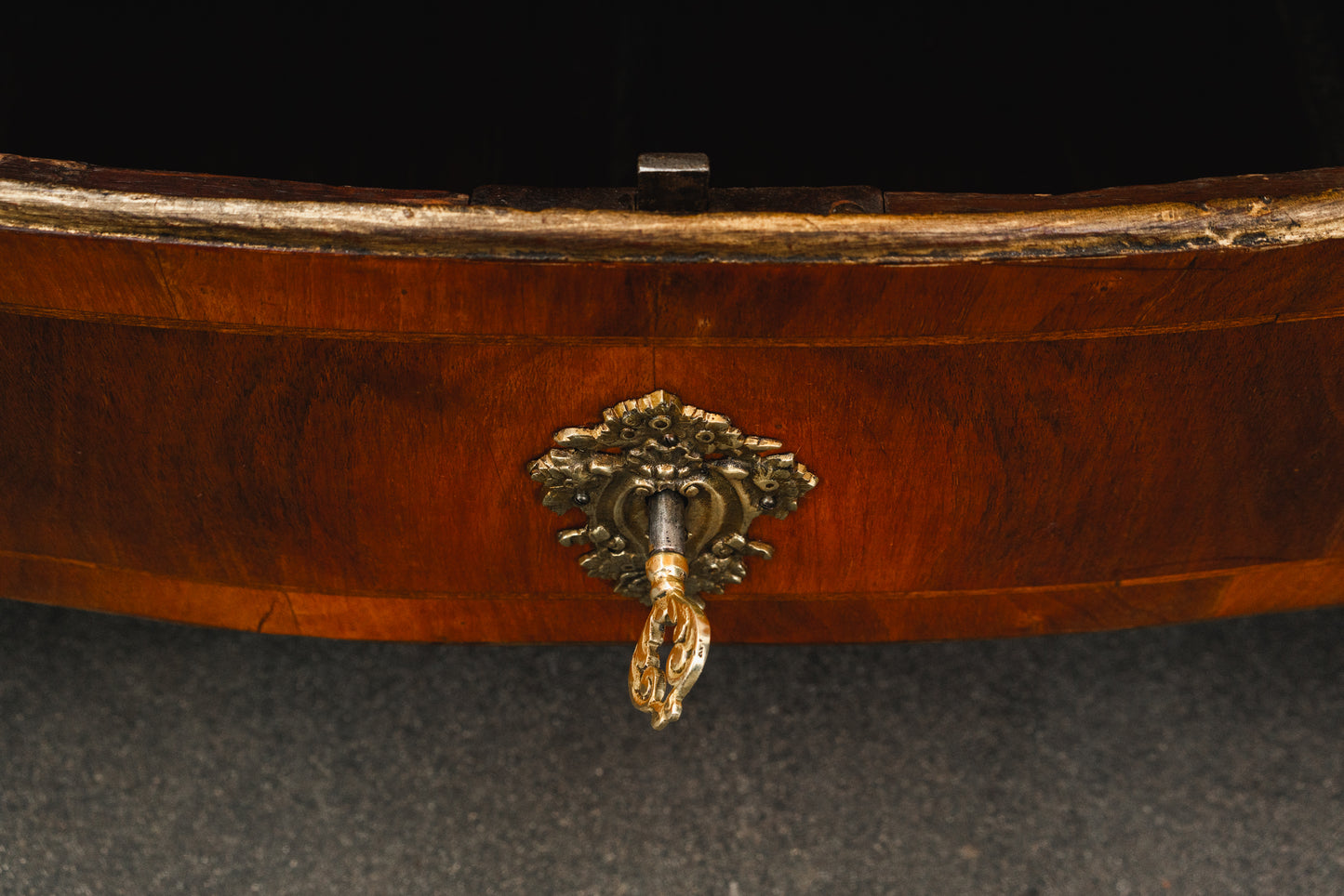 Wunderschöner Schrägklappensekretär im Barock Stil