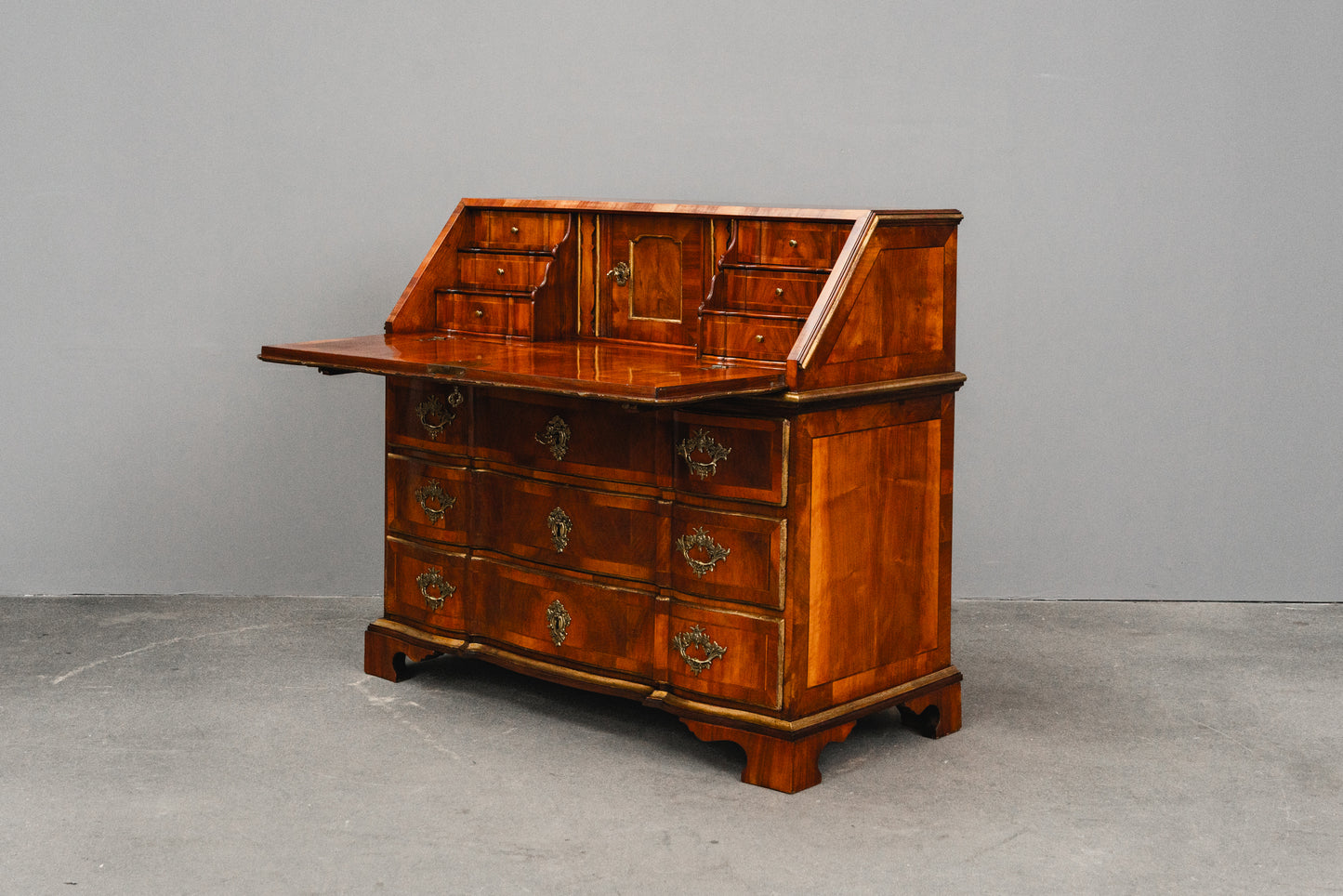Wunderschöner Schrägklappensekretär im Barock Stil