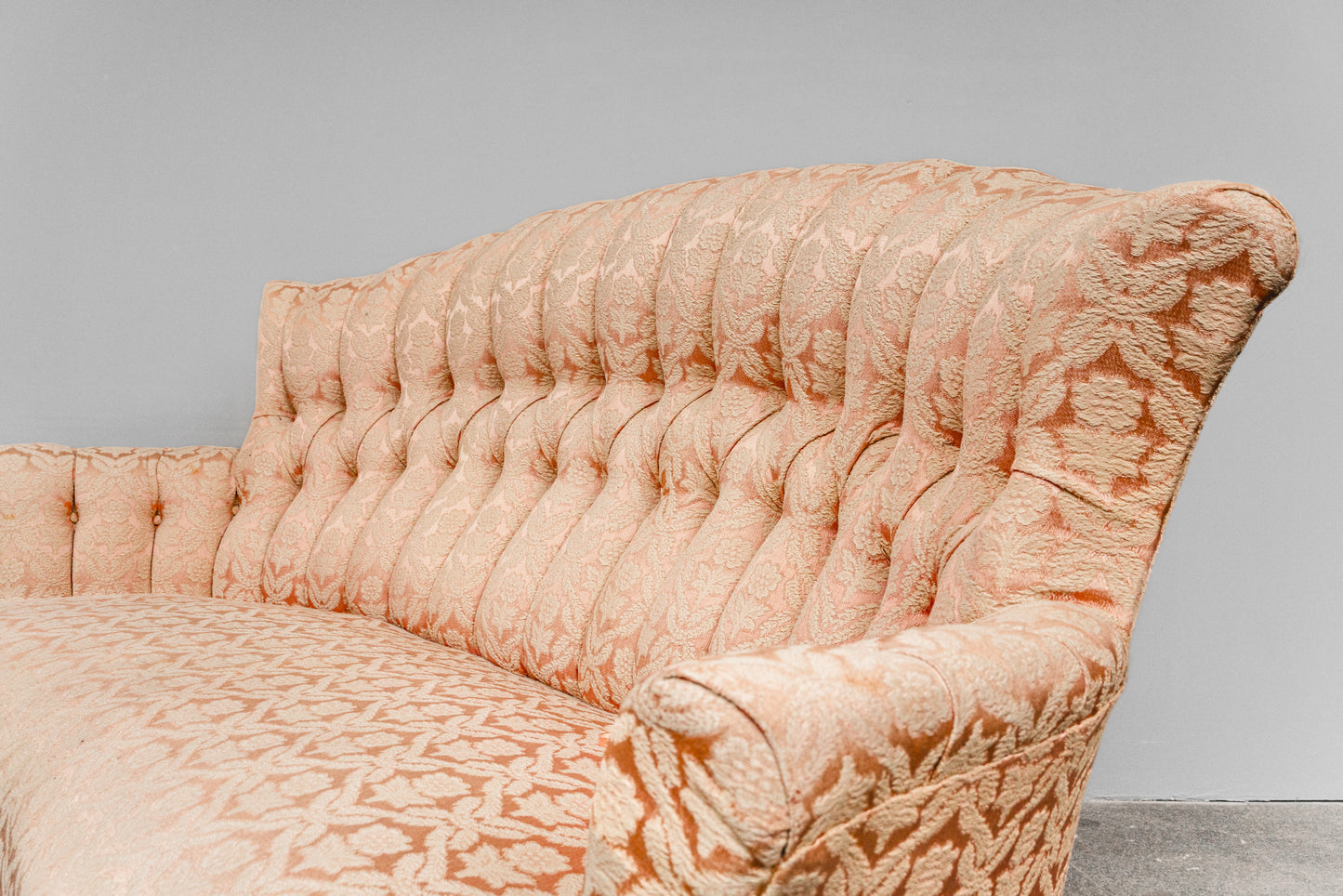 Elegantes Antikes Sofa