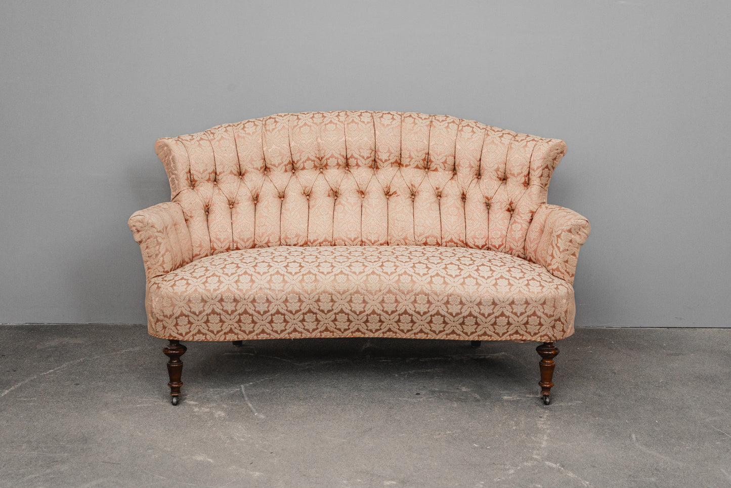 Elegantes Antikes Sofa