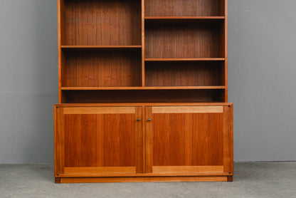 Stilvoller Mid-Century Bücherschrank