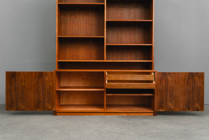 Stilvoller Mid-Century Bücherschrank