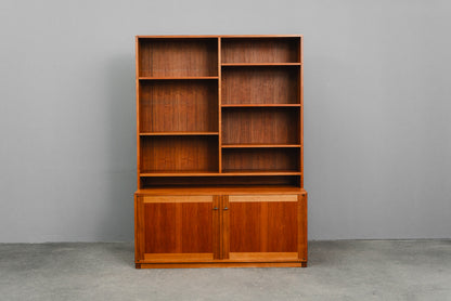 Stilvoller Mid-Century Bücherschrank