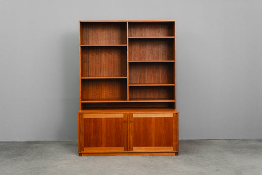Stilvoller Mid-Century Bücherschrank