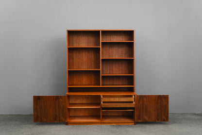 Stilvoller Mid-Century Bücherschrank
