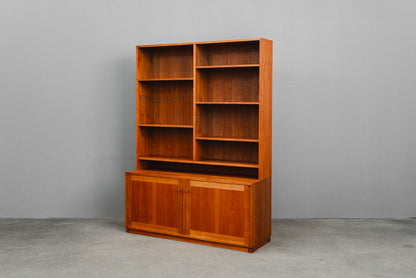 Stilvoller Mid-Century Bücherschrank