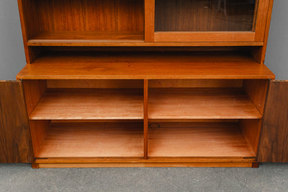 Zeitloser Mid-Century Bücherschrank
