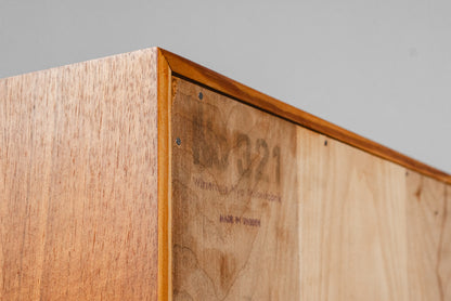 Zeitloser Mid-Century Bücherschrank