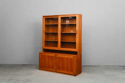 Zeitloser Mid-Century Bücherschrank