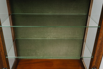 Elegante kleine Vitrine