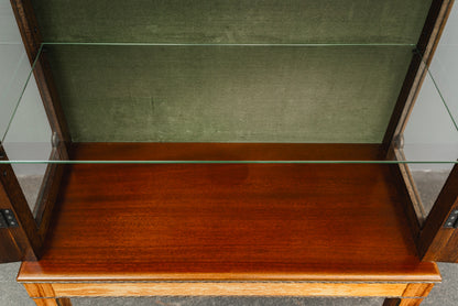 Elegante kleine Vitrine
