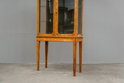 Elegante kleine Vitrine