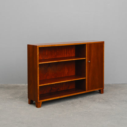 Stilvolles Mid-Century Regal