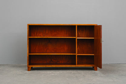 Stilvolles Mid-Century Regal