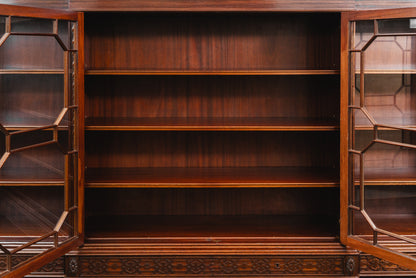 Bücherschrank im Englischen Stil in Mahagoni - erste Hälfte des 20.Jahrhunderts