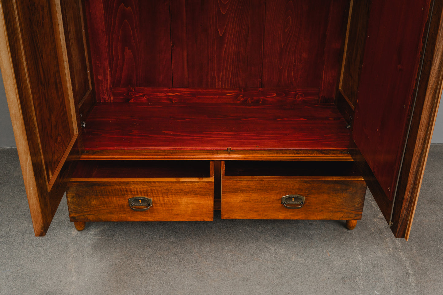 Schöner Jugendstil Kleiderschrank
