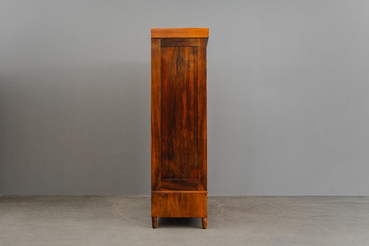 Schöner Jugendstil Kleiderschrank