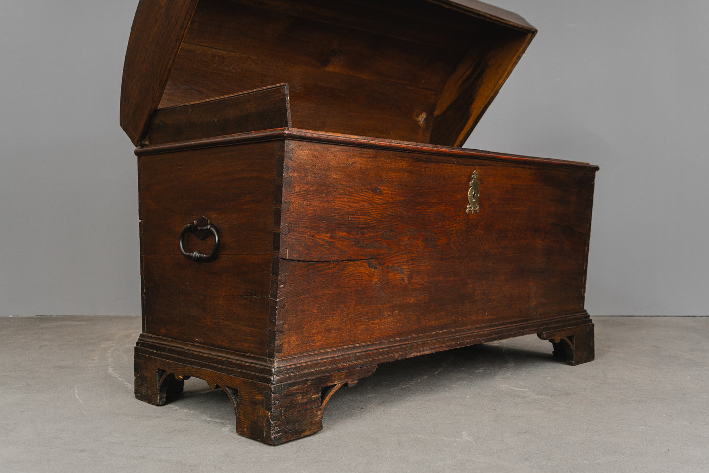 Wunderschöne Biedermeier Runddeckeltruhe