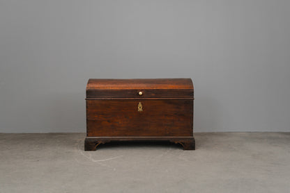 Wunderschöne Biedermeier Runddeckeltruhe