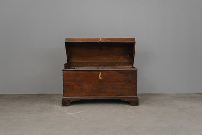 Wunderschöne Biedermeier Runddeckeltruhe