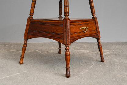 Eleganter Antiker Beistelltisch