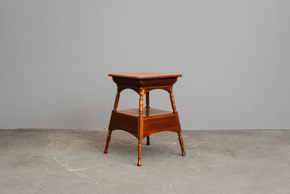 Eleganter Antiker Beistelltisch