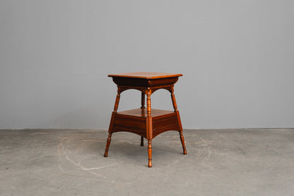 Eleganter Antiker Beistelltisch