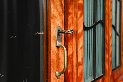 Beeindruckender Jugendstil Kleiderschrank