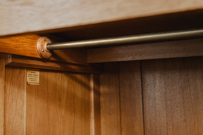 Beeindruckender Jugendstil Kleiderschrank