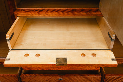Beeindruckender Jugendstil Kleiderschrank