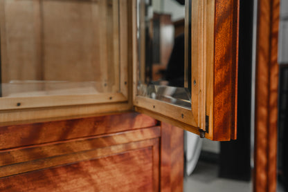 Beeindruckender Jugendstil Kleiderschrank