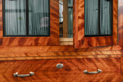 Beeindruckender Jugendstil Kleiderschrank