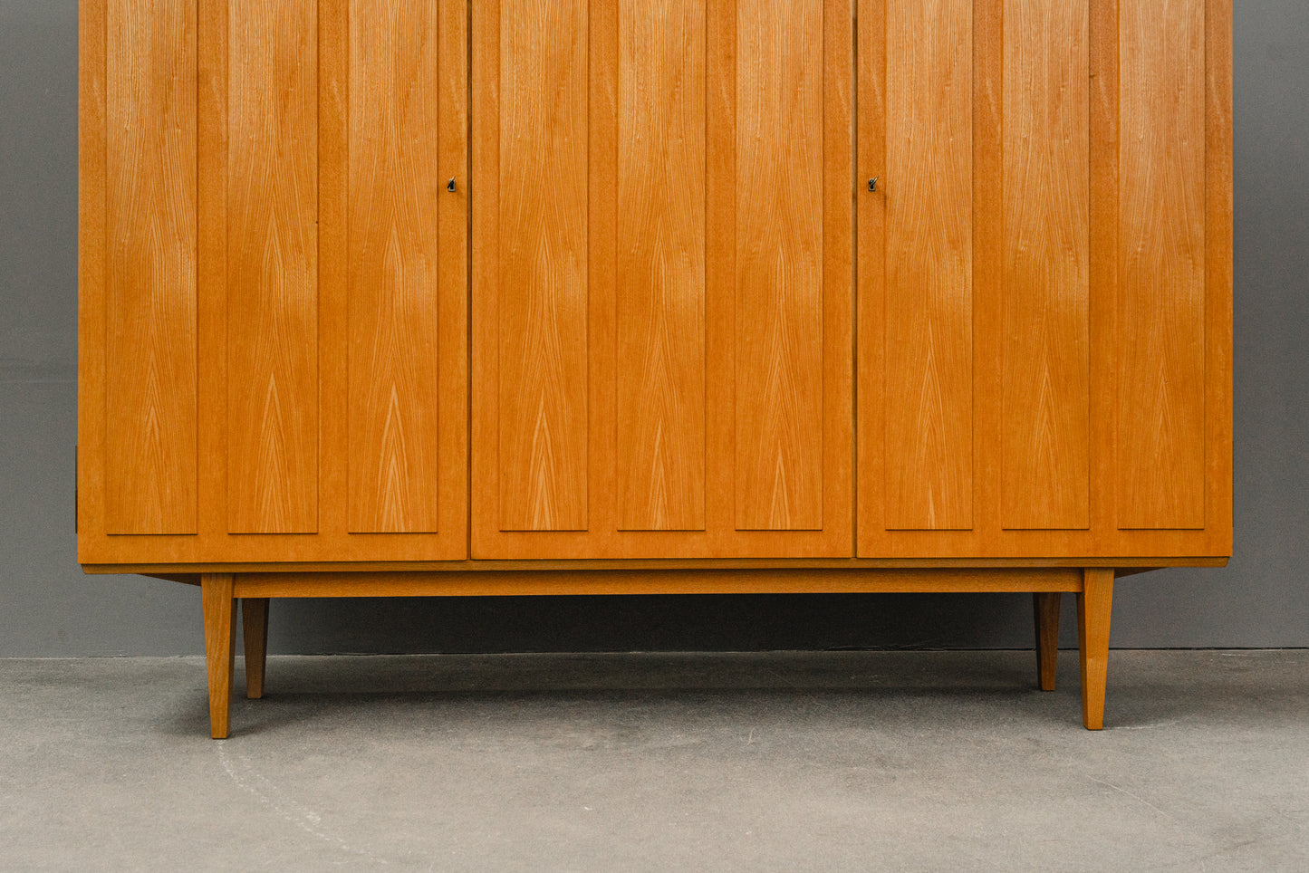 Stilvolles Mid-Century Sideboard