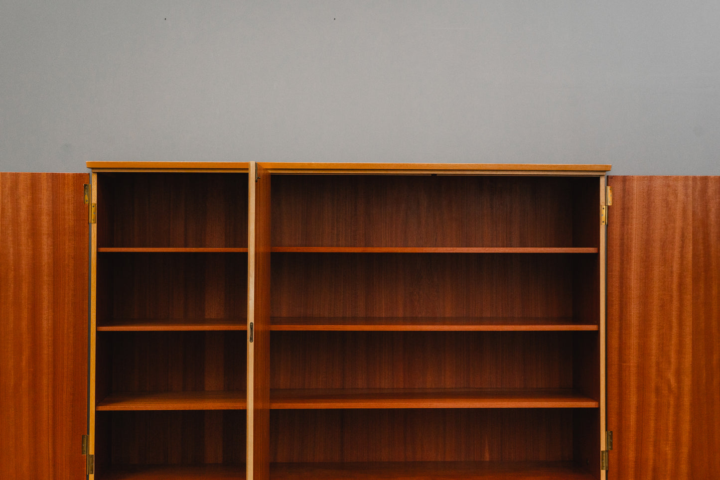 Stilvolles Mid-Century Sideboard