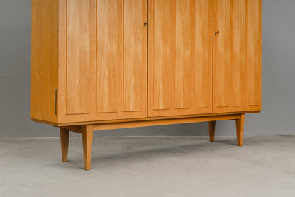 Stilvolles Mid-Century Sideboard