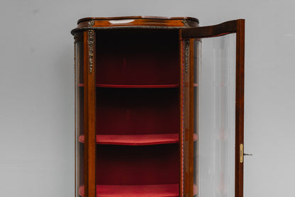 Elegante kleine Vitrine