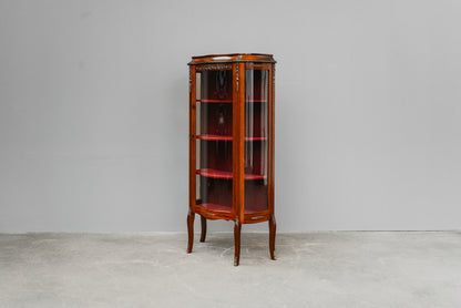 Elegante kleine Vitrine