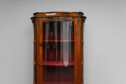Elegante kleine Vitrine