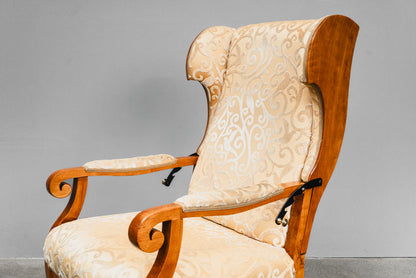 Bequemer Biedermeier Ohrensessel