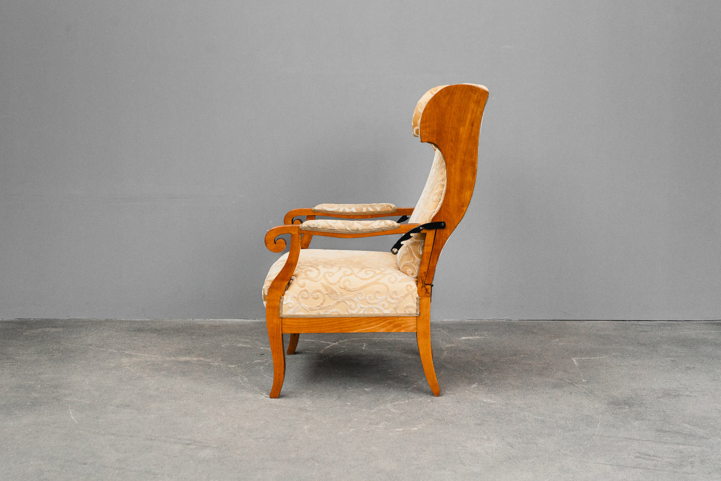 Bequemer Biedermeier Ohrensessel