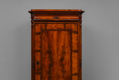Elegantes Louis Philippe Vertiko