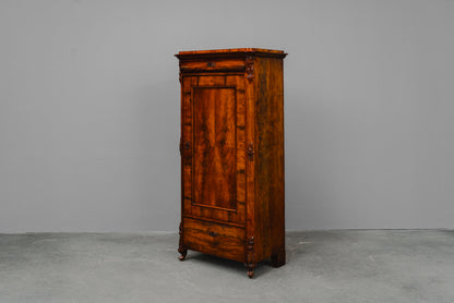 Elegantes Louis Philippe Vertiko