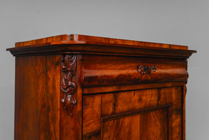 Elegantes Louis Philippe Vertiko